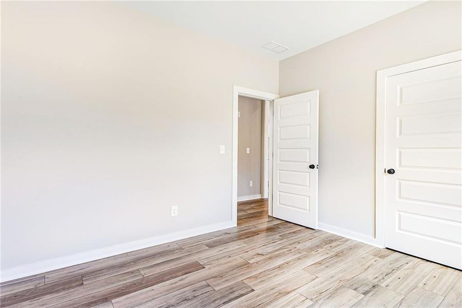 Spacious, unfurnished interior of a new home in , Bremen (Image 31).