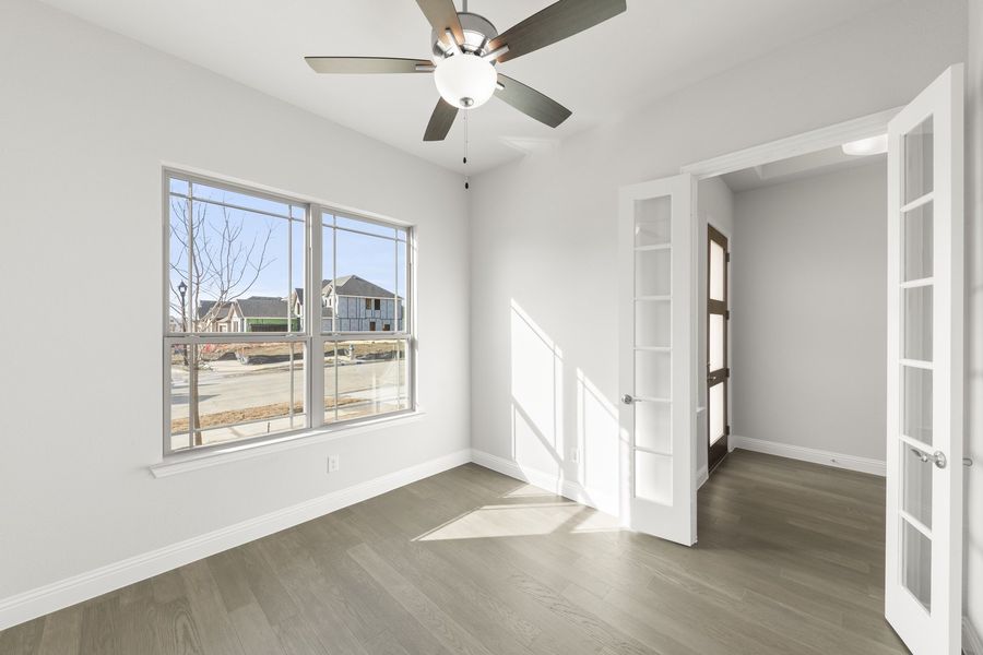 Representative unfurnished interior of a home built from the Glen Rose by Windsor Homes in Anna Town Square, Anna (Image 17).