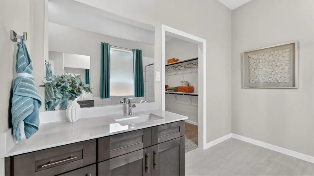 Furnished interior view inside a new home in Lakeview Pointe, Grand Prairie (Image 25).