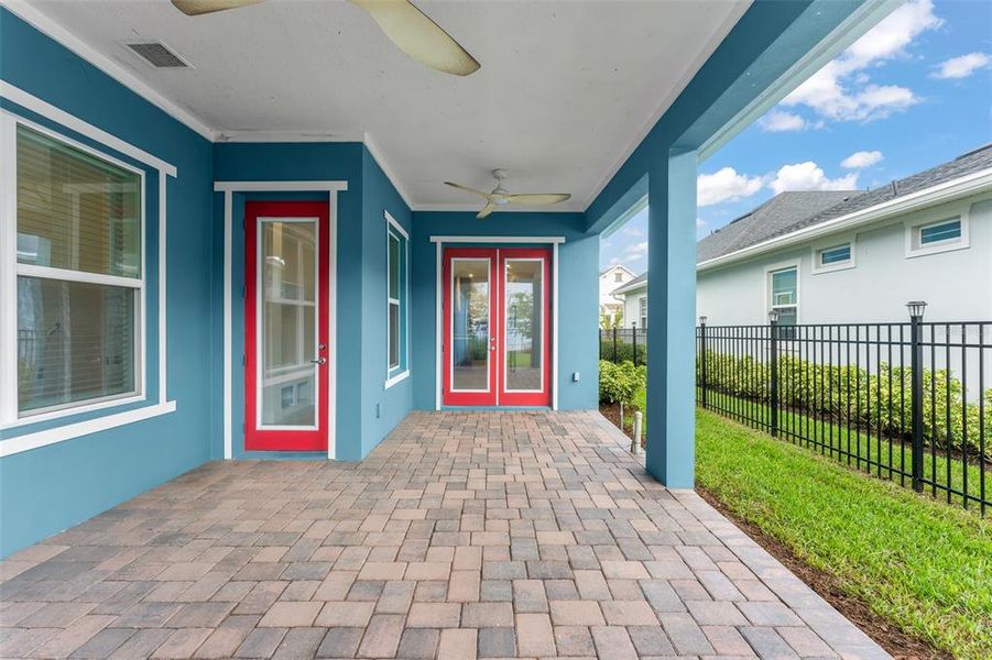 Exterior details and patio area of a home in , Orlando (Image 3).