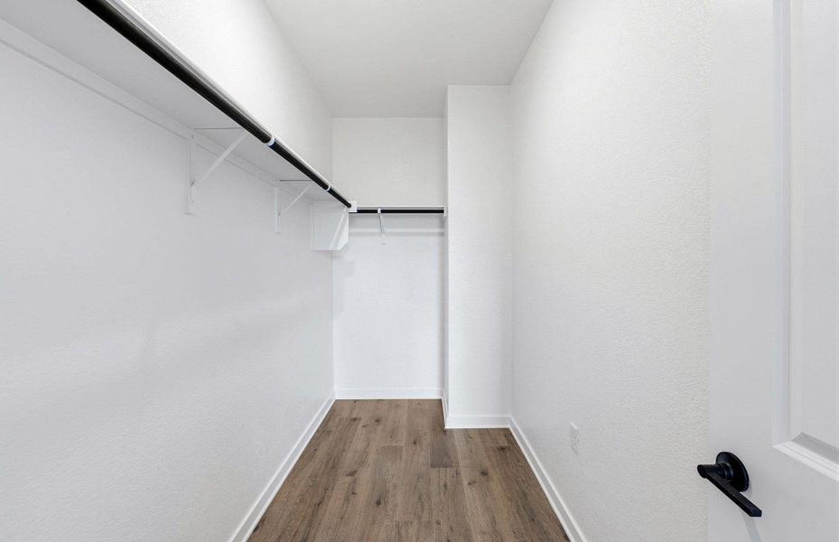 Spacious, unfurnished interior of a new home in Cameron Place, Austin (Image 15).