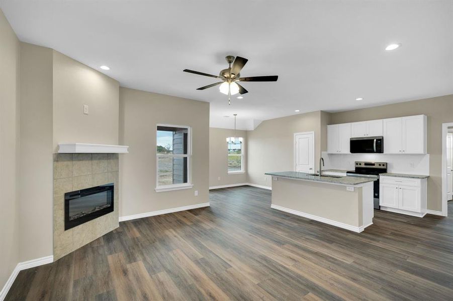 Spacious, unfurnished interior of a new home in , Whitney (Image 13).