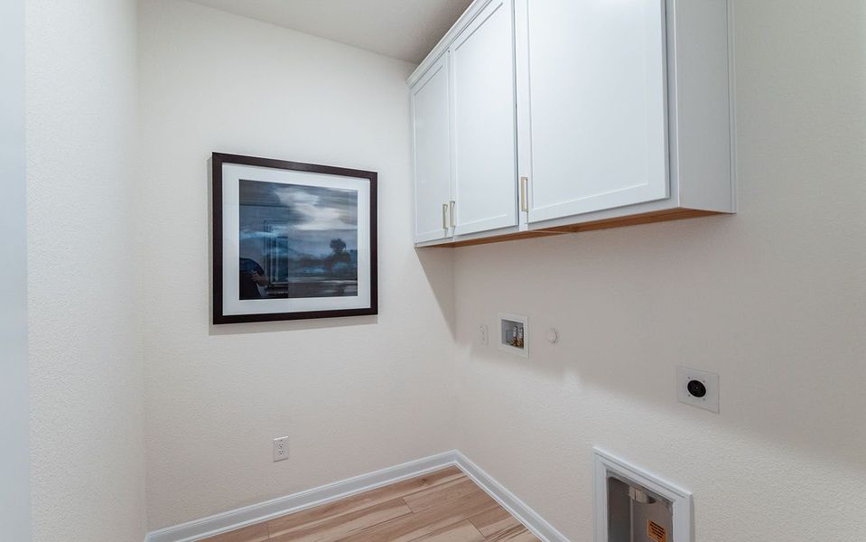 Spacious, unfurnished interior of a new home in Hickory Ridge, Elmendorf (Image 19).