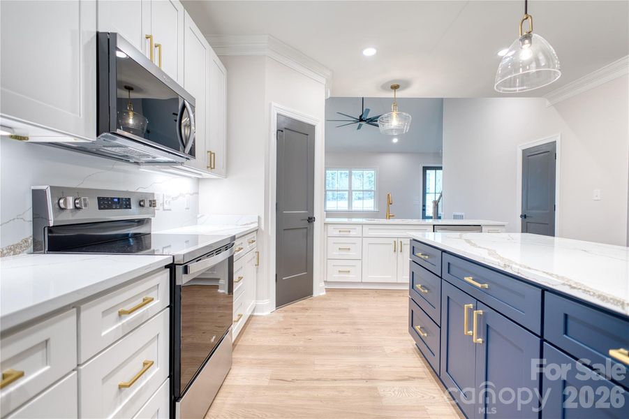 Furnished interior view inside a new home in , Catawba (Image 8).