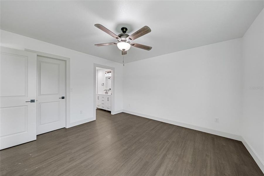 Spacious, unfurnished interior of a new home in , Arcadia (Image 17).