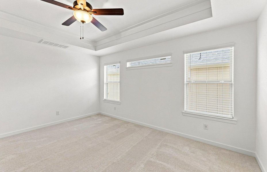 Spacious, unfurnished interior of a new home in Santa Rita Ranch, Liberty Hill (Image 12).