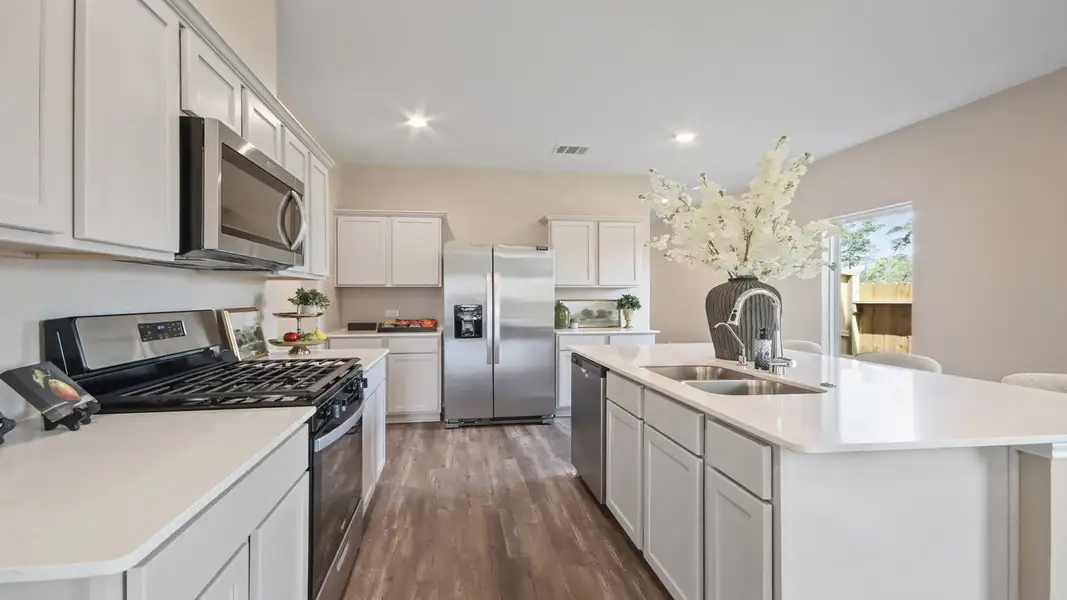 Furnished interior view inside a new home in Venetian Pines, Conroe (Image 12).