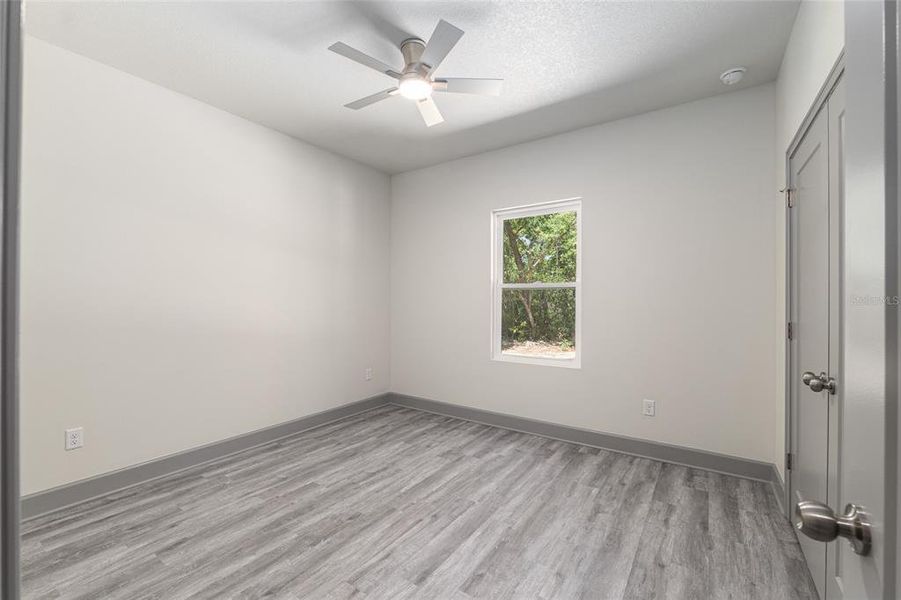 Spacious, unfurnished interior of a new home in , Fort White (Image 38).