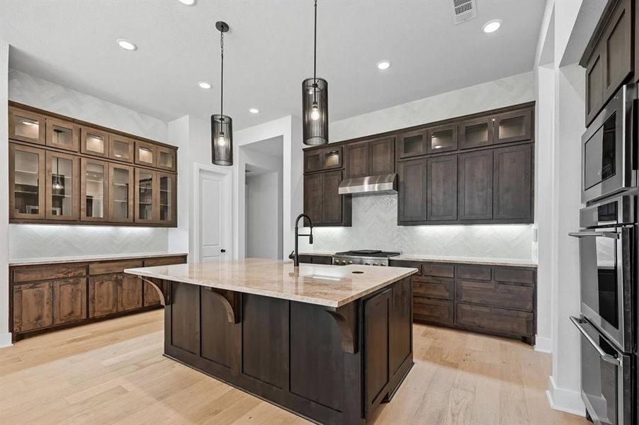 Furnished interior view inside a new home in Dove Hollow, Waxahachie (Image 3). Furnished interior view inside a new home in Dove Hollow, Waxahachie (Image 3).