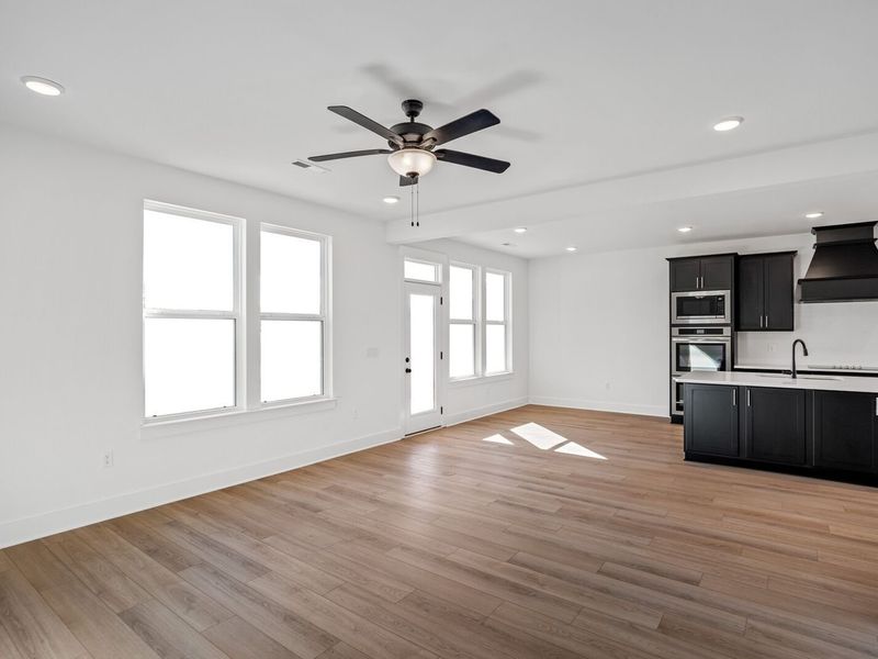 Spacious, unfurnished interior of a new home in Woods Crossing, Gallatin (Image 25).