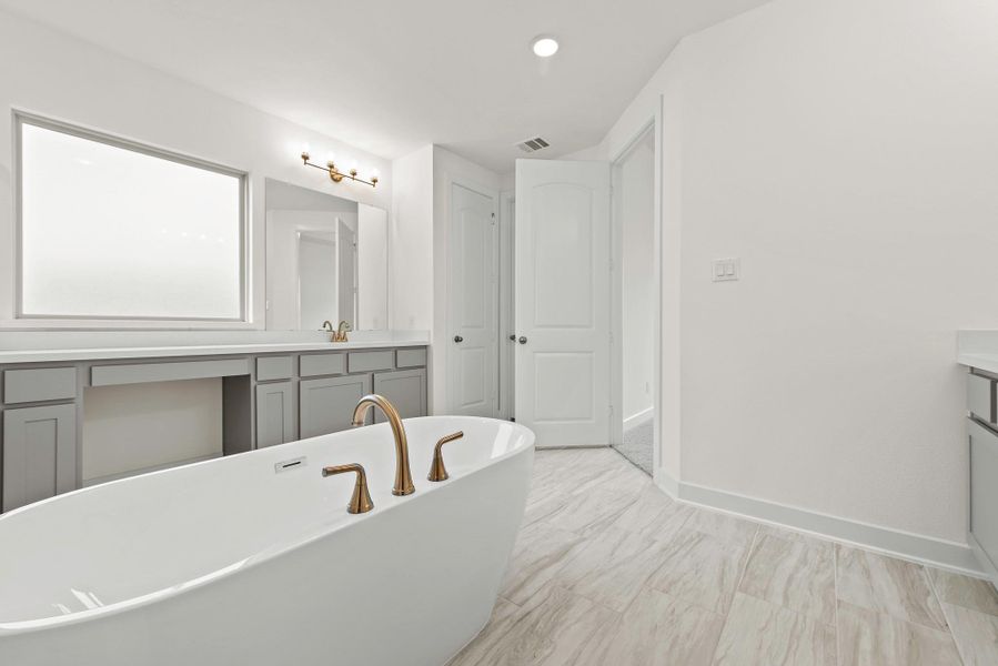 Representative image. Features, specifications, selections and colors may vary. Representative image. Features, specifications, selections and colors may vary.