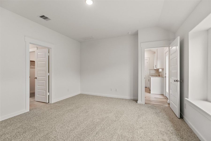 Spacious, unfurnished interior of a new home in Colony at Pinehurst, Pinehurst (Image 19).