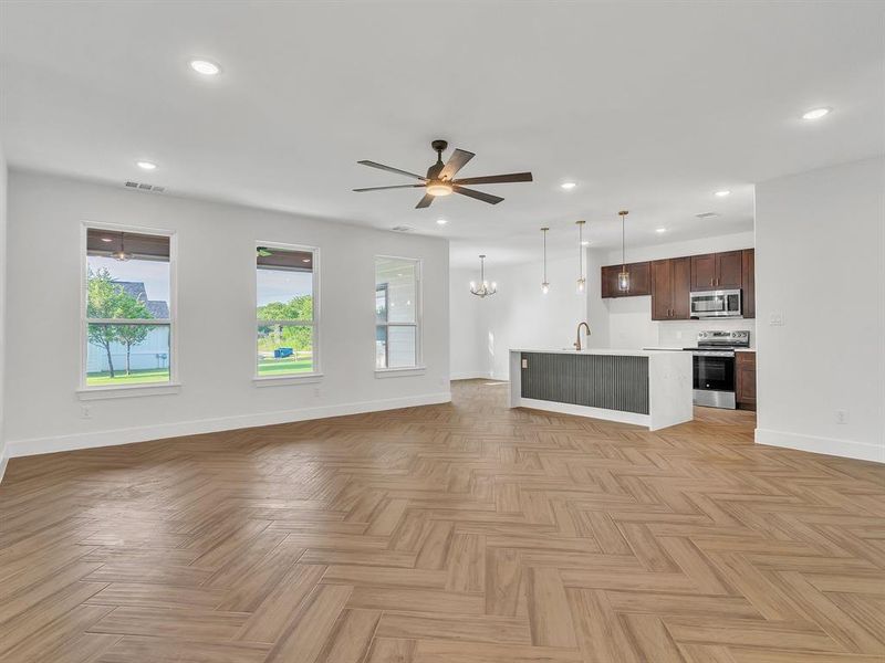 Spacious, unfurnished interior of a new home in , Granbury (Image 33). Spacious, unfurnished interior of a new home in , Granbury (Image 33).