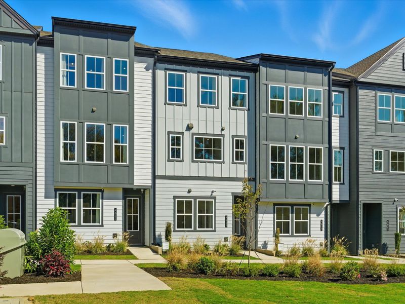 Image 31 representing the Bellamy by Tri Pointe Homes in Bellflower, Charlotte, NC.