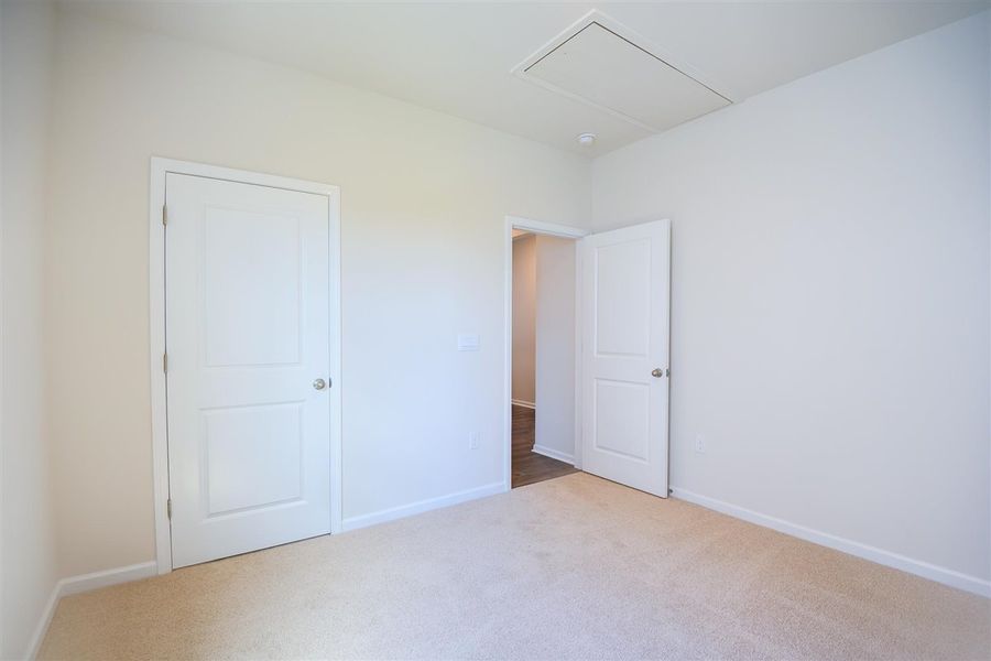 Representative unfurnished interior of a home built from the ARIA by D.R. Horton in West New Bern, New Bern (Image 18).