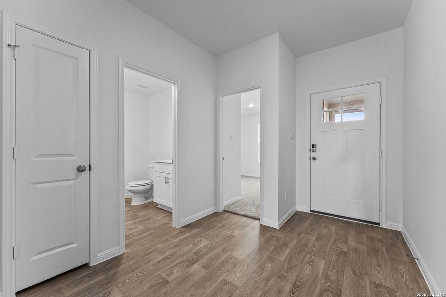 Spacious, unfurnished interior of a new home in Paramount, Kyle (Image 13).