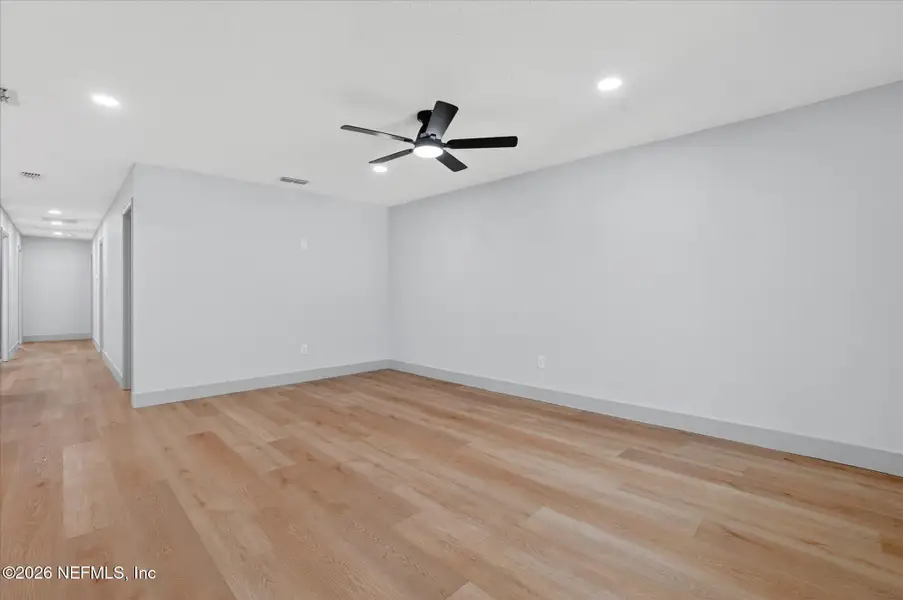 Spacious, unfurnished interior of a new home in , Jacksonville (Image 18).