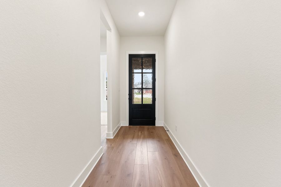 Representative unfurnished interior of a home built from the Waterville by Ashton Woods in The Trails at Carmel, Pflugerville (Image 23).