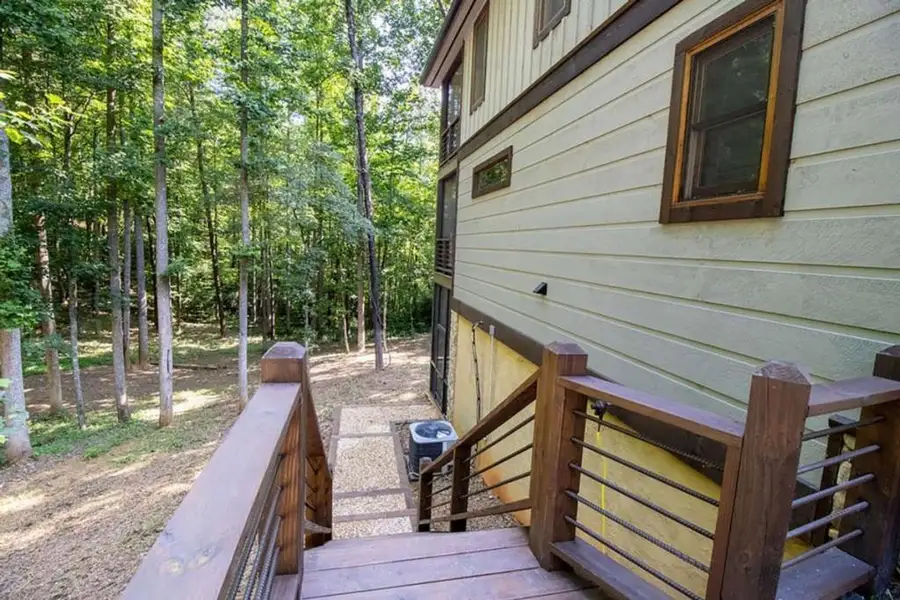 Exterior details and patio area of a home in , Blue Ridge (Image 4).