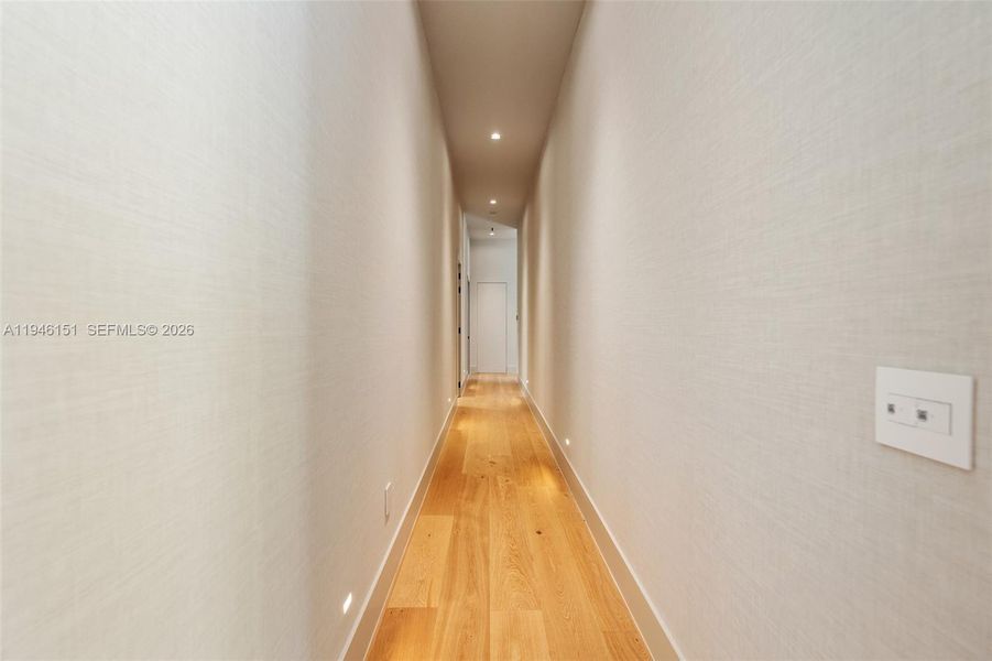 Spacious, unfurnished interior of a new home in , Pinecrest (Image 26).