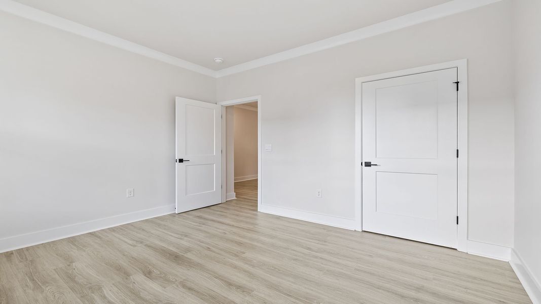Spacious, unfurnished interior of a new home in Seven Oaks, Greenwood (Image 14).