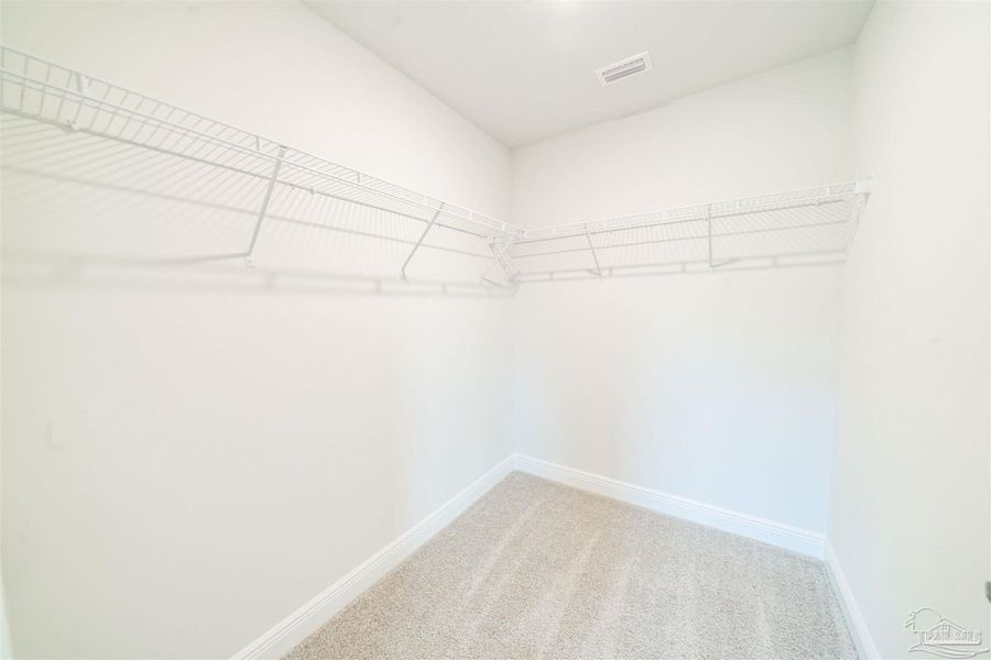 Spacious, unfurnished interior of a new home in Westpointe Place, Pensacola (Image 9).