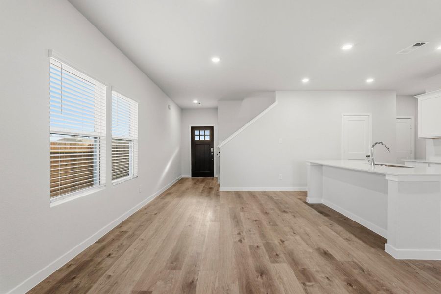Spacious, unfurnished interior of a new home in Paloma at Sanford Farms, Waller (Image 15).