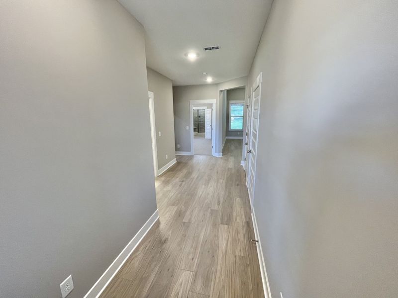 Foyer to decorate