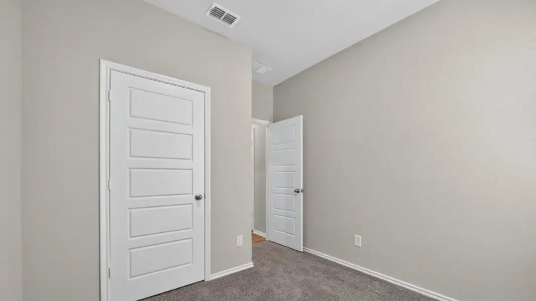Spacious, unfurnished interior of a new home in Northstar West, Fort Worth (Image 29). Spacious, unfurnished interior of a new home in Northstar West, Fort Worth (Image 29).