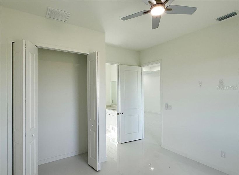 Spacious, unfurnished interior of a new home in , Cape Coral (Image 33).