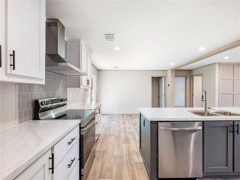 Furnished interior view inside a new home in , Gainesville (Image 8).