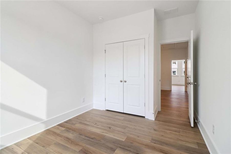 Spacious, unfurnished interior of a new home in Park Vue, Atlanta (Image 16).