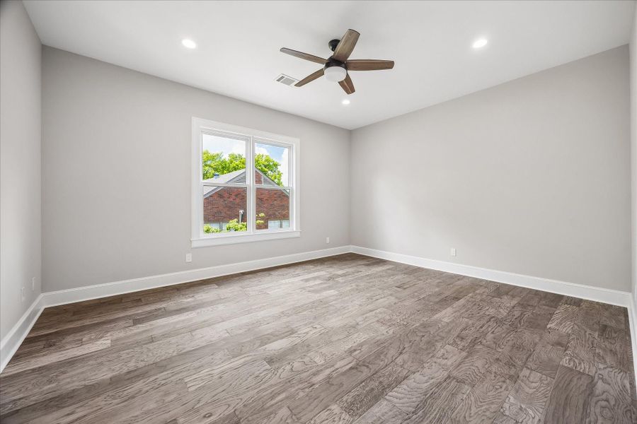 Spacious, unfurnished interior of a new home in , Houston (Image 38).