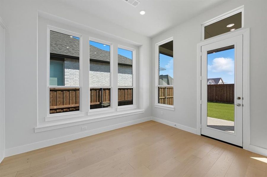 Spacious, unfurnished interior of a new home in Trinity Falls, McKinney (Image 17).