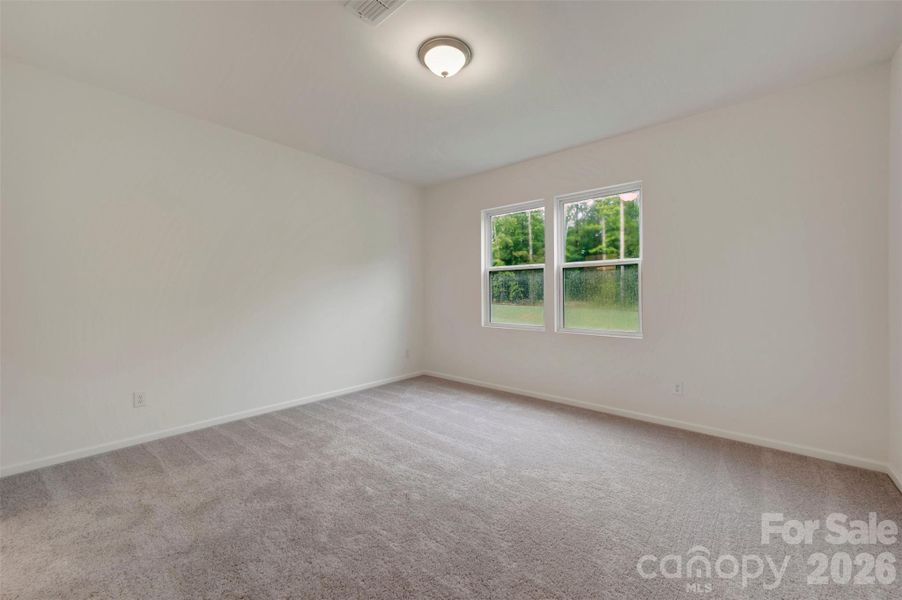 Main level guest suite