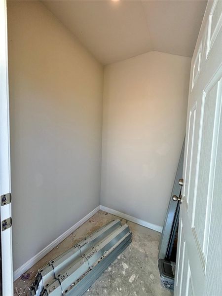 Spacious, unfurnished interior of a new home in , Palacios (Image 18).