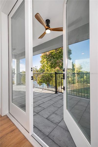 Exterior details and patio area of a home in , Tampa (Image 38).