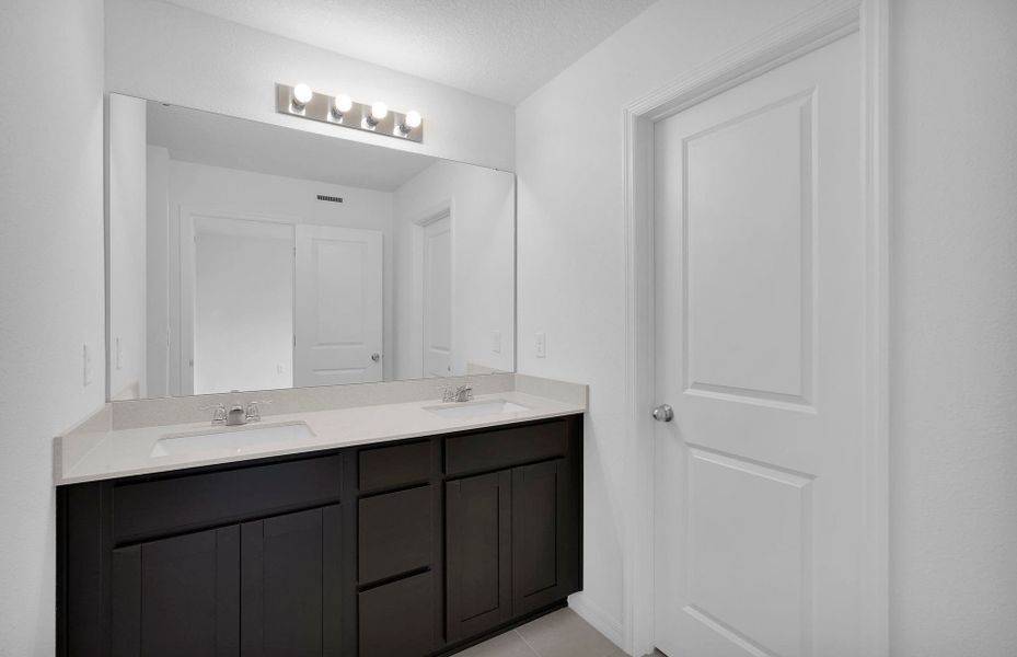Furnished interior view inside a new home in Normandy Pines, Jacksonville (Image 6).