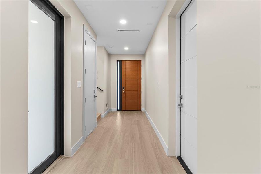 Spacious, unfurnished interior of a new home in , Oldsmar (Image 21).