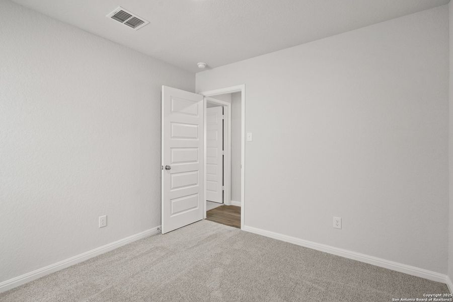 Spacious, unfurnished interior of a new home in Timber Creek, San Antonio (Image 16). Spacious, unfurnished interior of a new home in Timber Creek, San Antonio (Image 16).