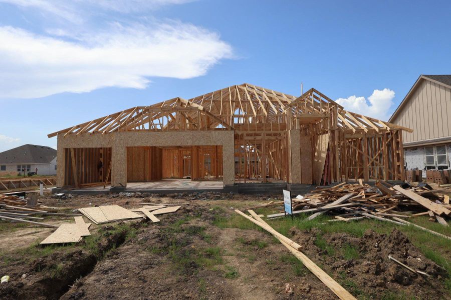 One story home with 4 beds, 3.5 baths, and 4 car tandem garage