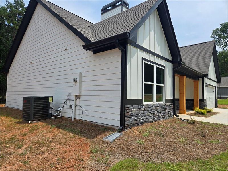 Exterior details and patio area of a home in , Hartwell (Image 3).