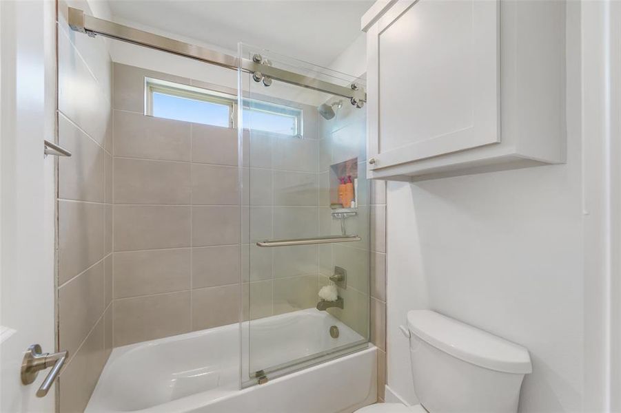 Upstairs Guest Bath #1 with tub shower combo
