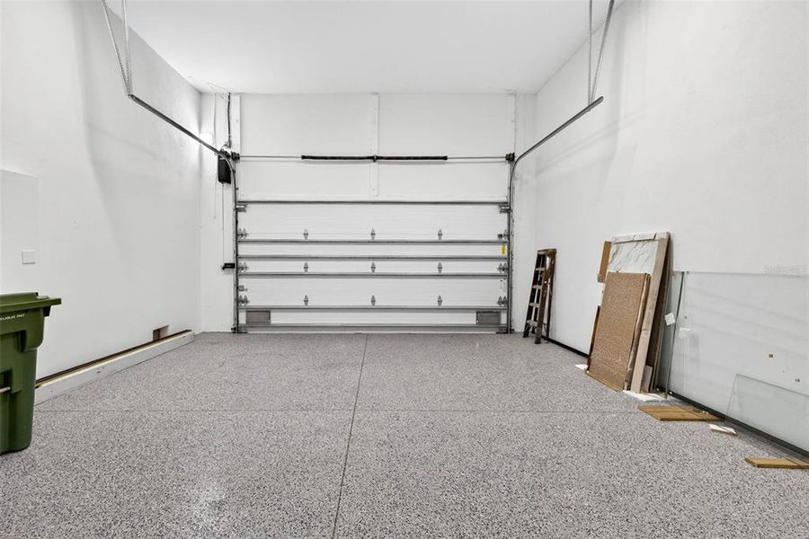 Spacious, unfurnished interior of a new home in , Tampa (Image 50).