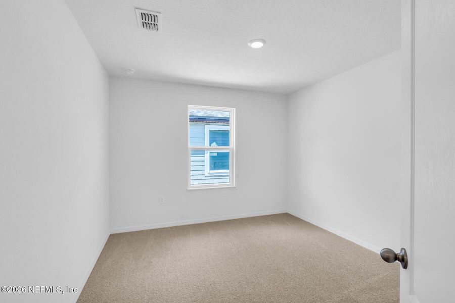 Spacious, unfurnished interior of a new home in Rolling Hills, Green Cove Springs (Image 23).