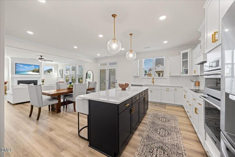 22-2A1A1184 island open floorplan2