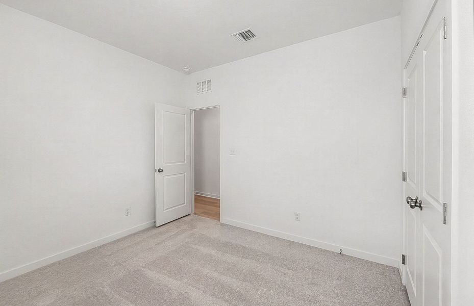 Spacious, unfurnished interior of a new home in Larson Crossing, Elgin (Image 24).