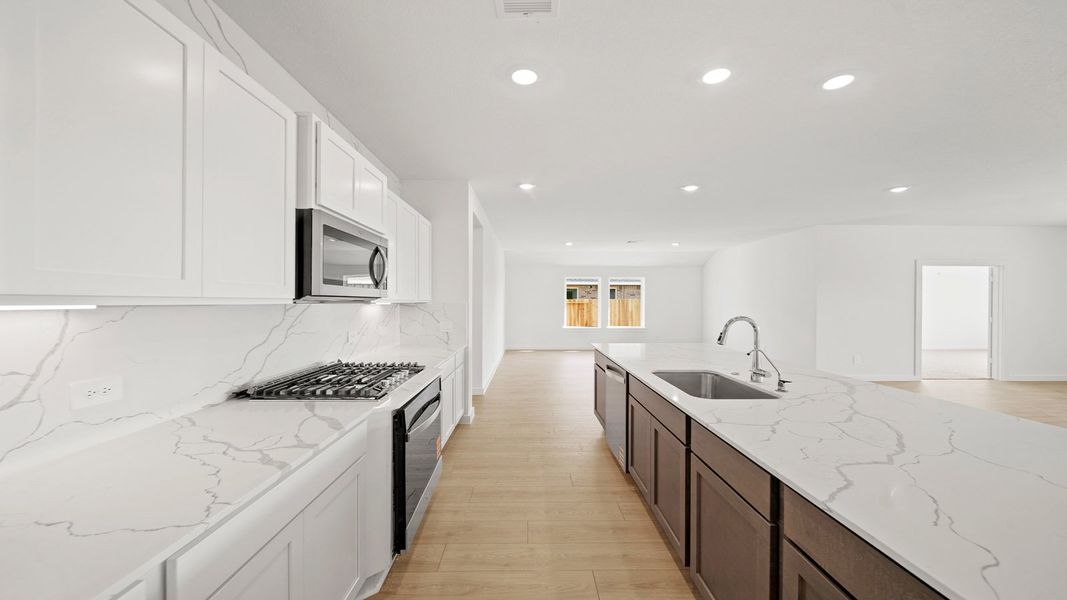 Furnished interior view inside a new home in Riverside Estates, Mont Belvieu (Image 8).