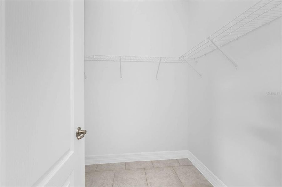 Spacious, unfurnished interior of a new home in , Port Charlotte (Image 22).
