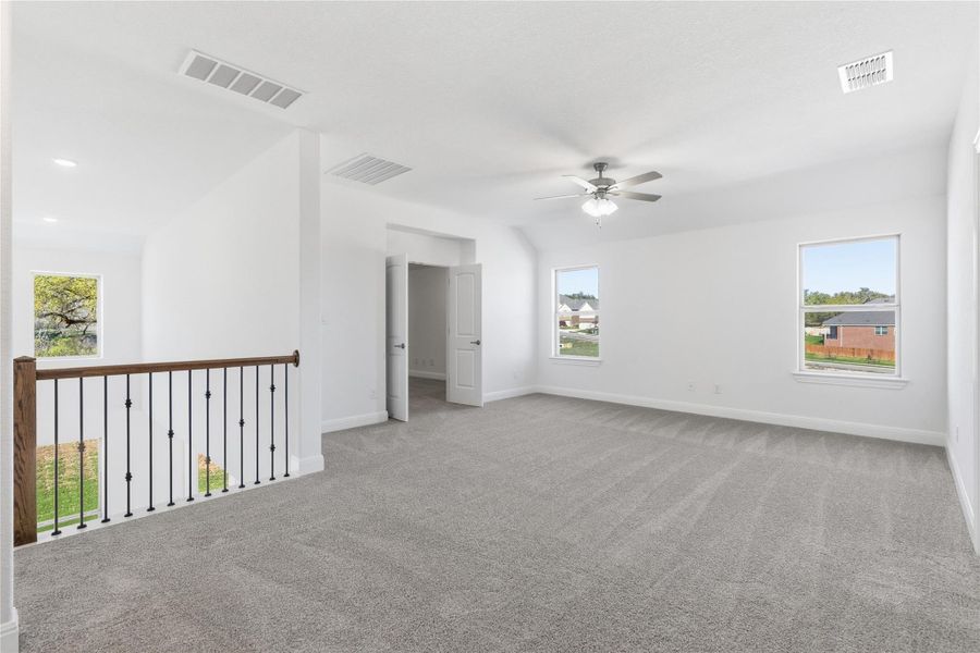 Spacious, unfurnished interior of a new home in Retreat at San Gabriel, Georgetown (Image 30).